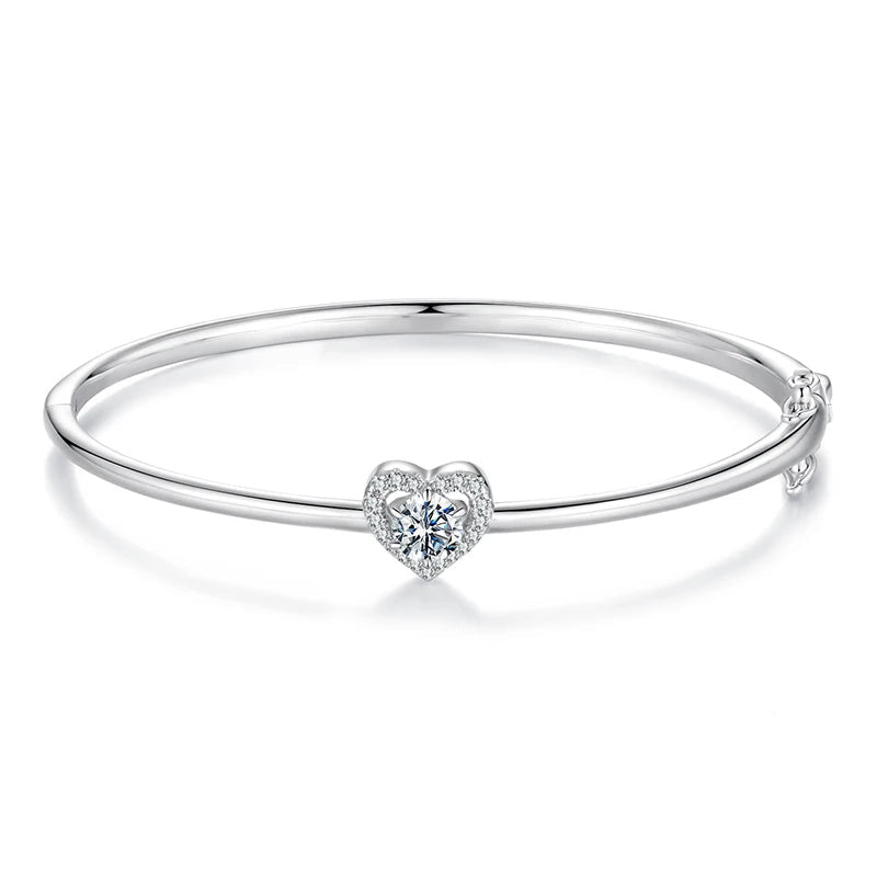 0.5CT Moissanite Hollow Heart Armband i 925 Silver
