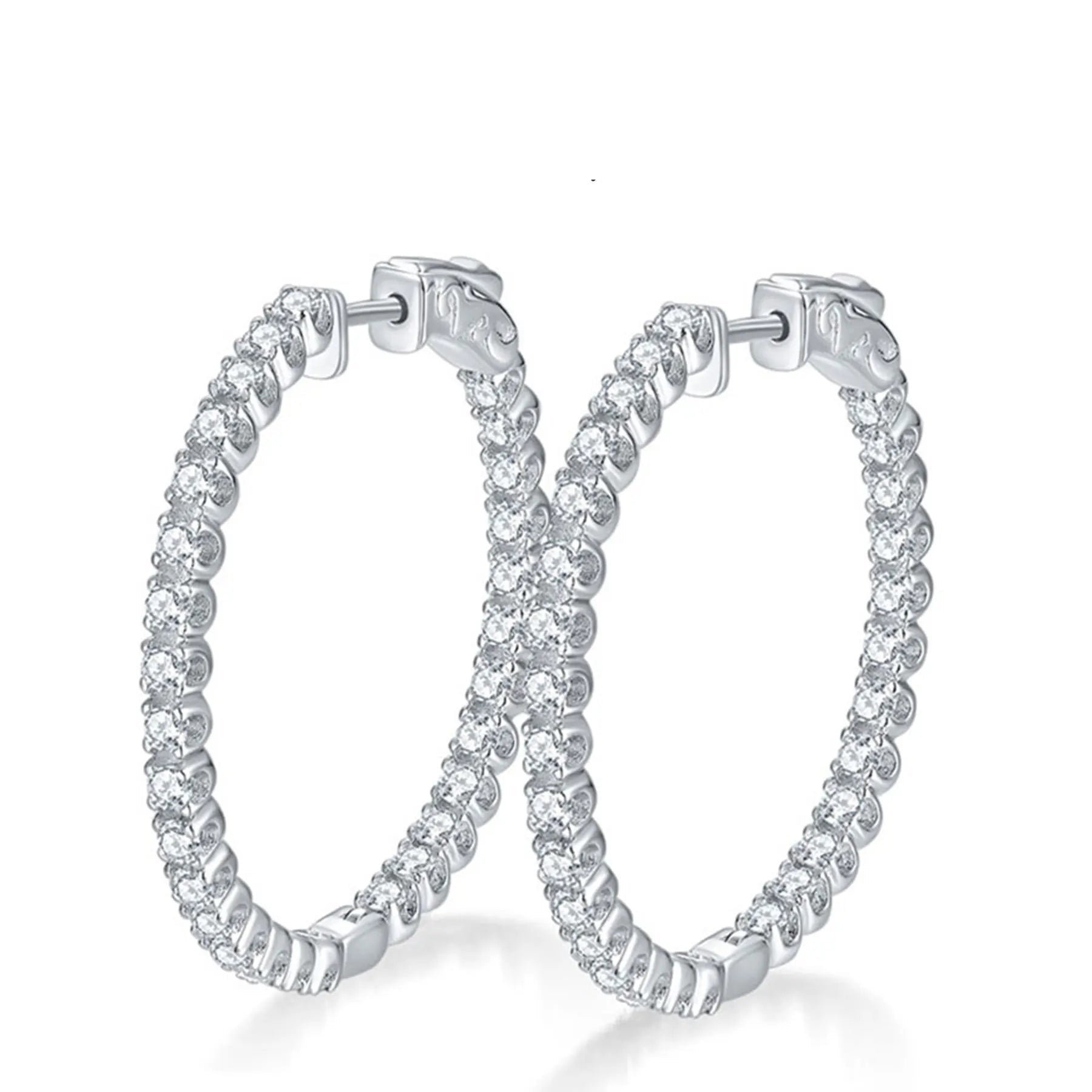 Moissanite Hoop Örhängen 2 mm D VVS1 för kvinnor i S925 Silver 18K vitguldpläterade