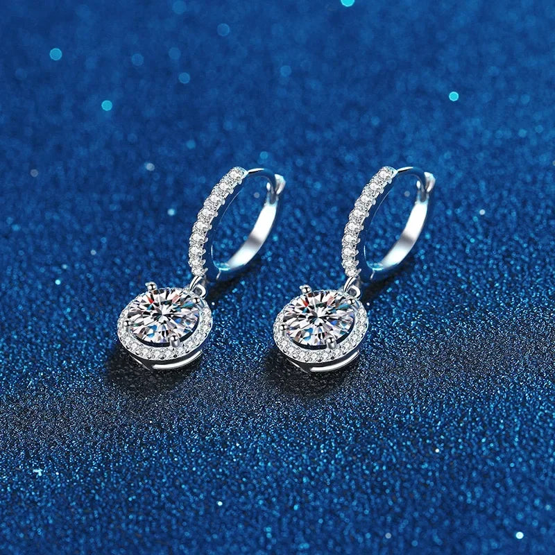 1 karat runda Moissanite örhängen för kvinnor i 925 silver