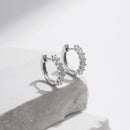 Små D Color Moissanite örhängen i 925 silver för kvinnor