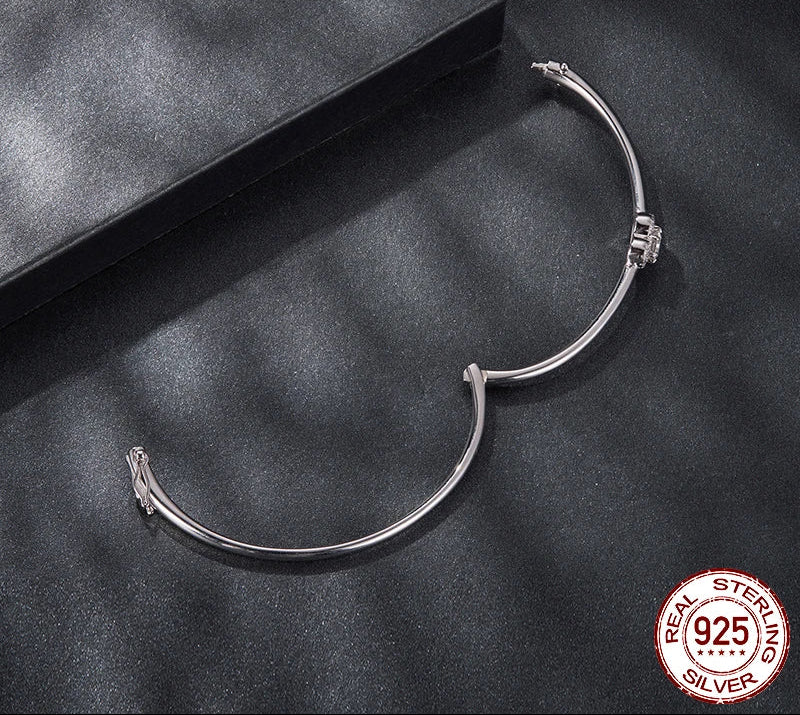 0.5CT Moissanite Hollow Heart Armband i 925 Silver