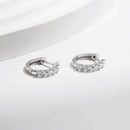 Små D Color Moissanite örhängen i 925 silver för kvinnor