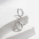Små D Color Moissanite örhängen i 925 silver för kvinnor
