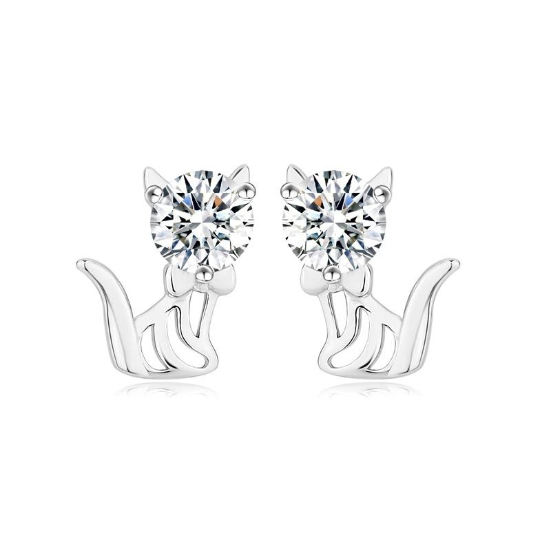 Personliga kattörhängen i 925 silver med Moissanite
