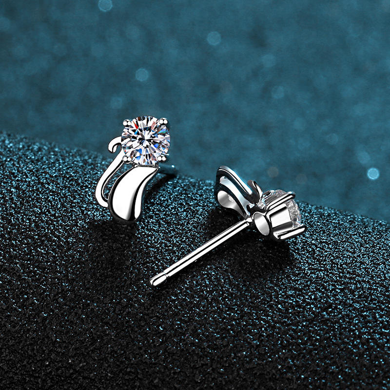 925 Silver Cat Örhängen med Moissanite