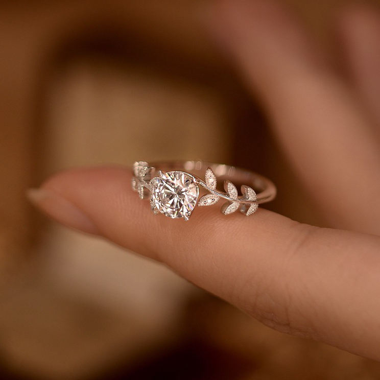 1CT Moissanite Leaf Ring i 925 Silver