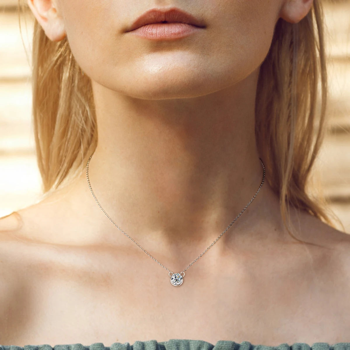 18K guldpläterat S925 silverhalsband med 1.0CT inlagd Moissanite
